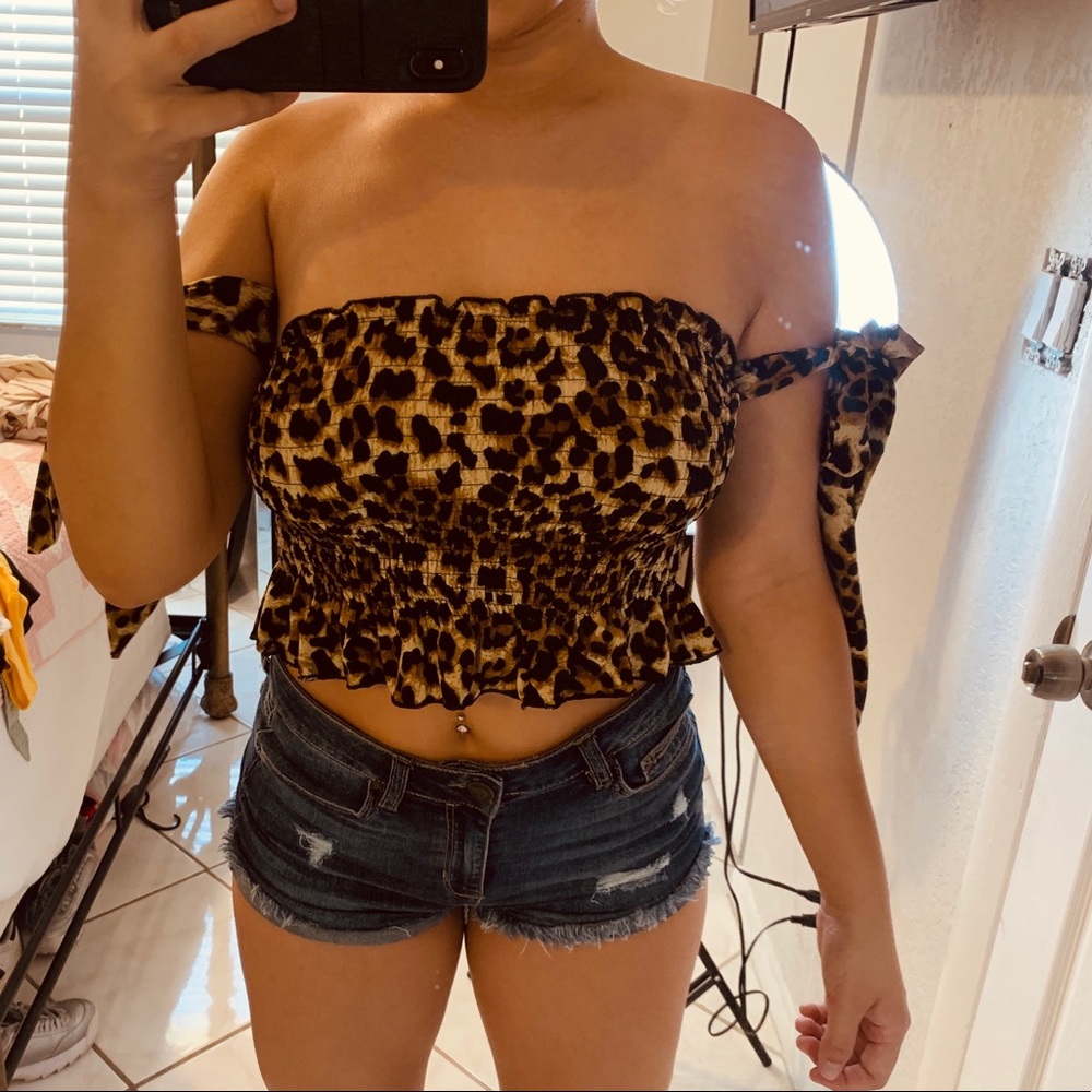 β¨πLeopard Print Tank πβ¨ - Picture 2 of 2